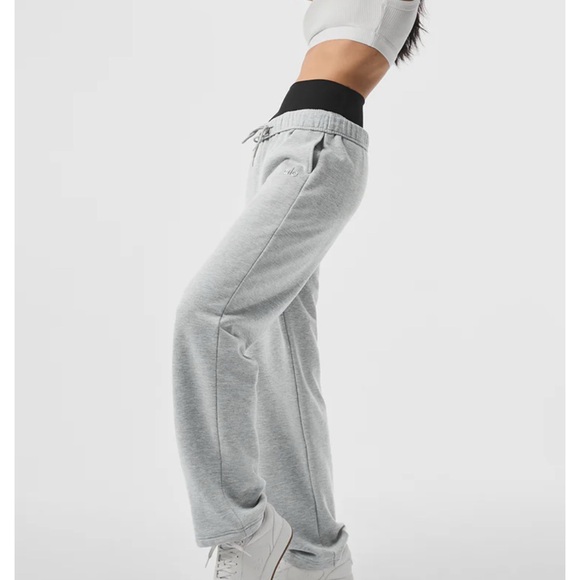 Alo Yoga Accolade Women's straight leg Athletic Heather Gray Sweatpants size L - Picture 2 of 6
